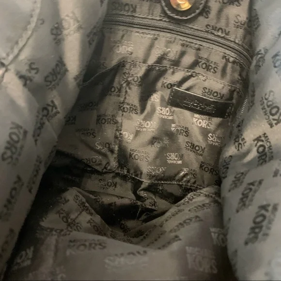 Michael Kors Soft Calf Leather Lillie Chain Tote Black Gold Hardware - Picture 5 of 11